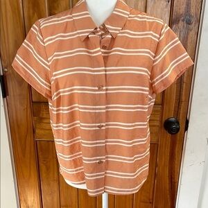 Cabi Camp Shirt Small Light Orange Cream Striped button down short sleeve preppy